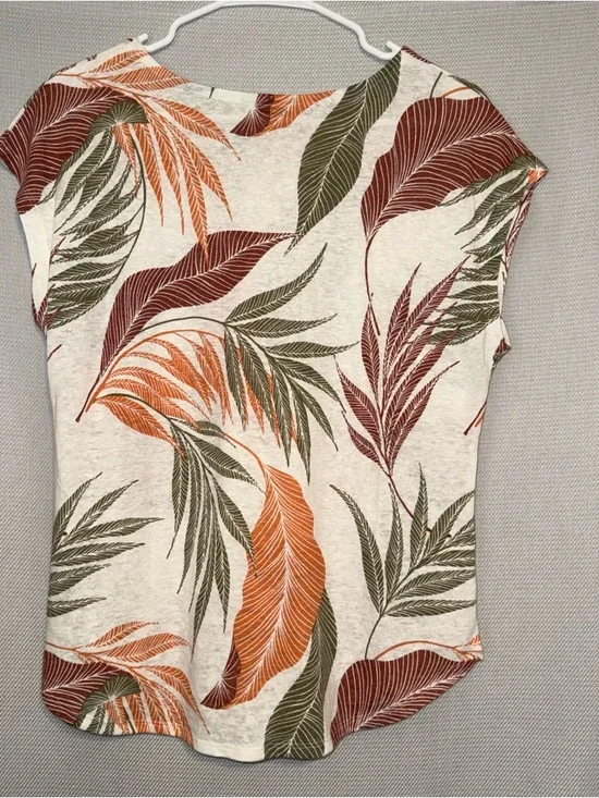Orvis Short-Sleeve Linen Blend Scoop Neck Top with Leaf Print - Picture 2 of 6
